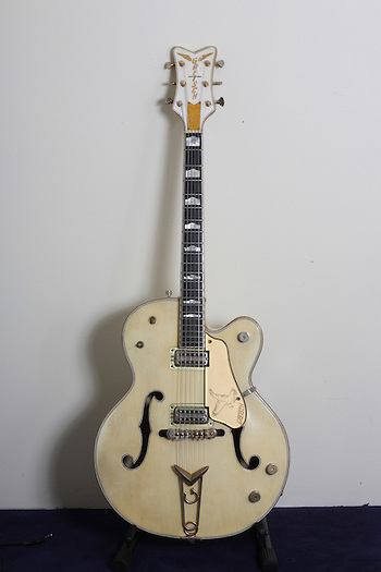 Gretsch white hot sale falcon john frusciante